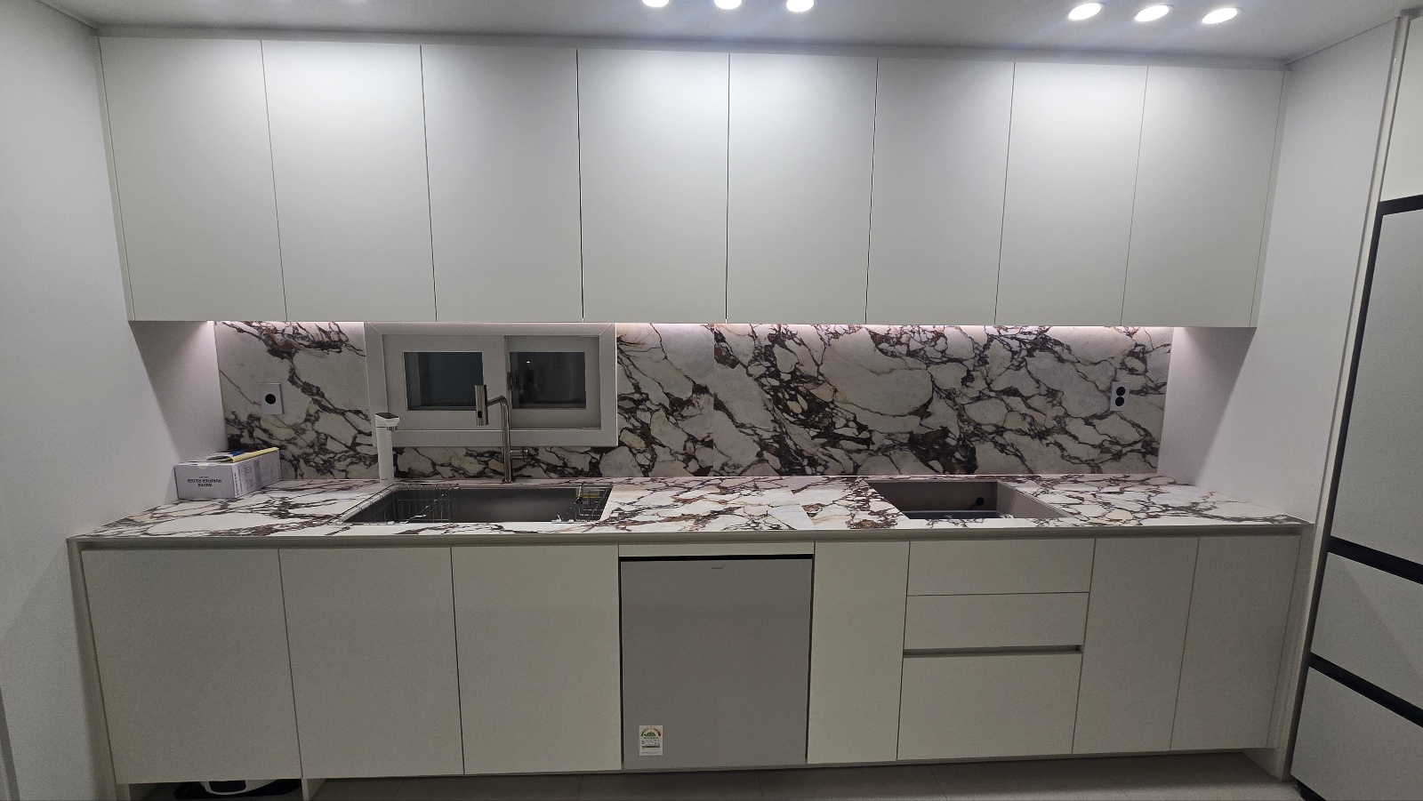 3667697170_5atMX02O_1253c6ef8a989b8ac7708e23bb5804f6f86c51fd.jpg 이미지크게보기